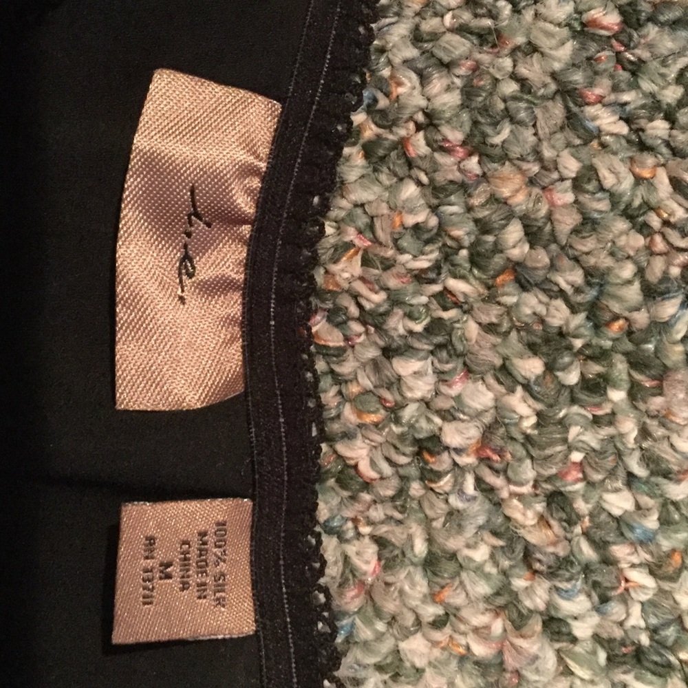 I.e. mid length black skirt Sz Medium - Picture 2 of 2